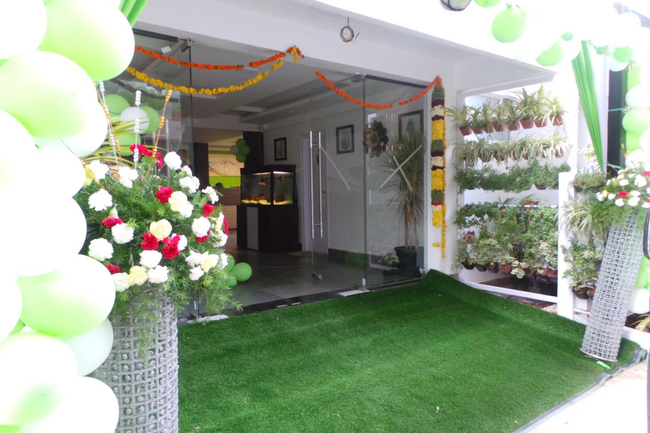 White House Hotel Bangalore Exterior photo
